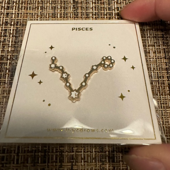 new age Accessories - Pisces Pin